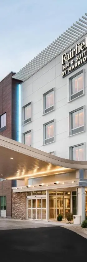 Fairfield Inn & Suites by Marriott Kenosha Pleasant Prairie，位于欢乐草原的酒店