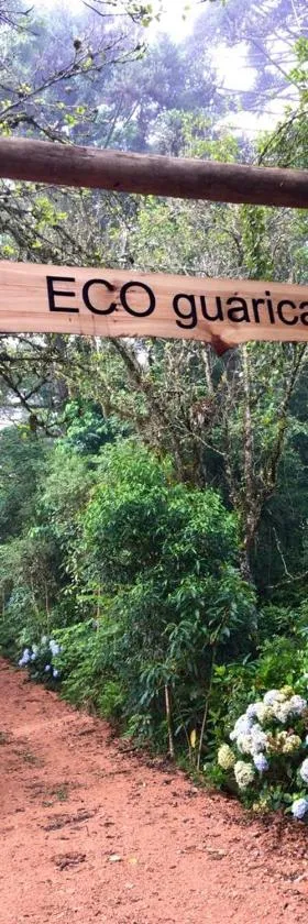 Bosque Contêiner Eco Guaricana，位于圣若泽杜斯皮尼艾斯的酒店