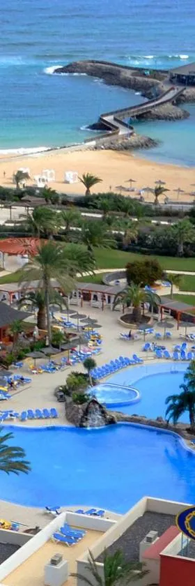 Elba Carlota Beach & Golf Resort，位于卡勒达德福斯特的酒店
