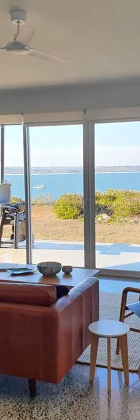 Wild Retreat - Luxury Home with Magnificent Views，位于Vivonne Bay的酒店