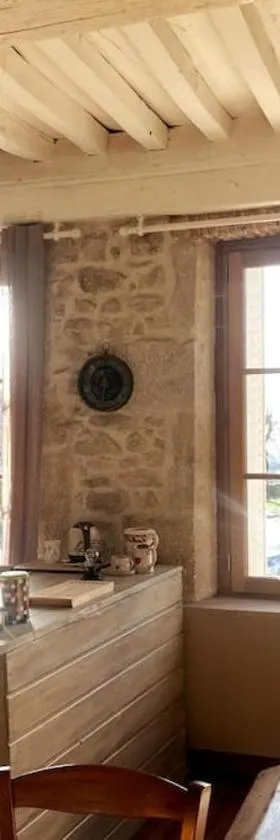 Le nid du coq d'or location appartement，位于Mont-Saint-Vincent的酒店