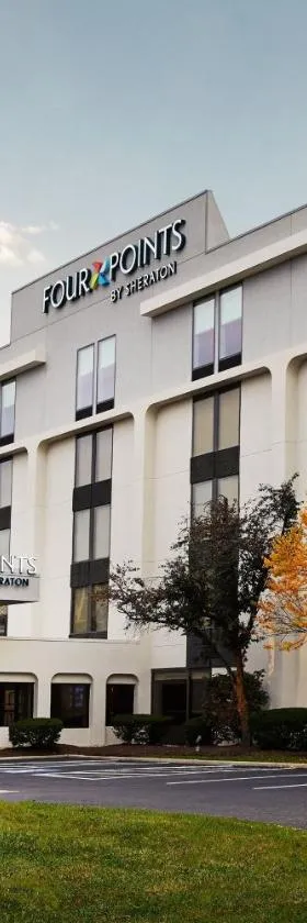 Four Points by Sheraton Chicago Westchester/Oak Brook，位于Westchester的酒店