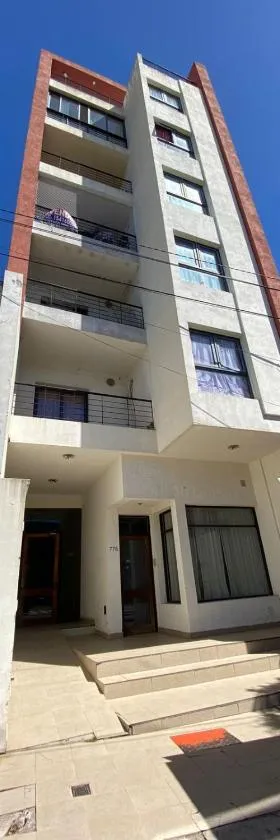 DEPARTAMENTO EN PARANÁ ZONA CENTRO，位于巴拉那的酒店