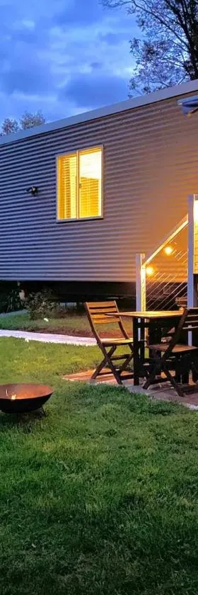 Entire Self-Contained Cabin on the Beautiful Mountain，位于谭伯连山的酒店