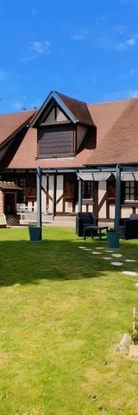 LA DEMEURE DU CERF - gîte de charme privatif en Sologne 6P avec Jacuzzi et piscine chauffée - Lamotte Beuvron Zoo de Beauval Center parcs，位于Chaon的酒店