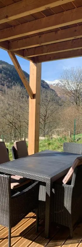 CHALET en RDJ en VALLEE de LUCHON，位于Castillon-de-Larboust的酒店