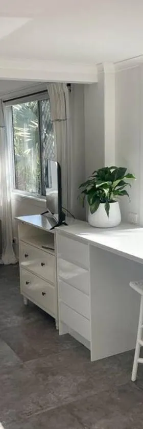 Henderson St, Studio apt，位于阳光海岸的酒店