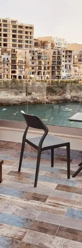 Blu Waters Boutique Hotel，位于克伦蒂的酒店