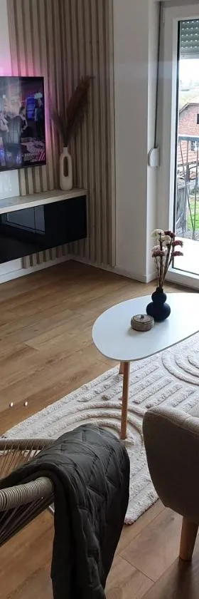 West Wing - Apartmani Živinice，位于Živinice的酒店