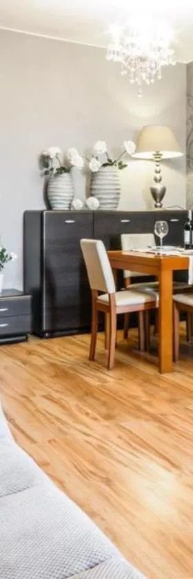 EUROPA22 "Hostel" lub "Apartament" - CENTRUM MIASTA Szybkie i Łatwe Zameldowanie，位于马佐夫舍地区托马舒夫的酒店