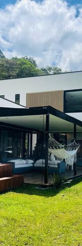 Casa Blanca Cabaña de lujo rodeada de naturaleza，位于科帕卡瓦纳的酒店