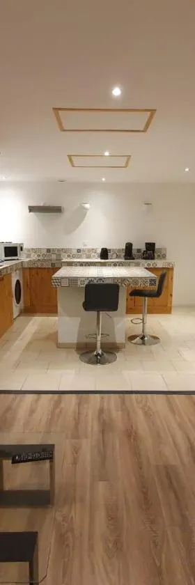 Maison village calme, Douai à 10min.，位于Goeulzin的酒店