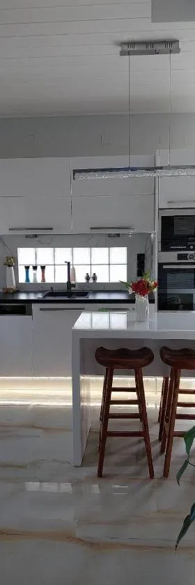 Apervill Luxury House，位于Apergátika的酒店
