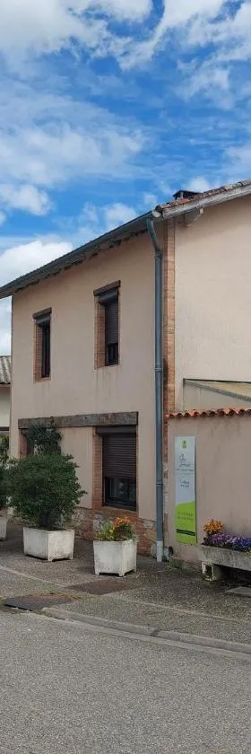Chez Terrassier - Logis Hôtels - Hotel et Restaurant，位于韦萨克的酒店