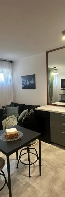 VISTA Apartment，位于马佐夫舍地区明斯克的酒店