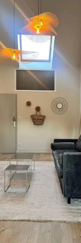 Appartement neuf, centre-ville，位于克勒兹河畔阿尔让通的酒店