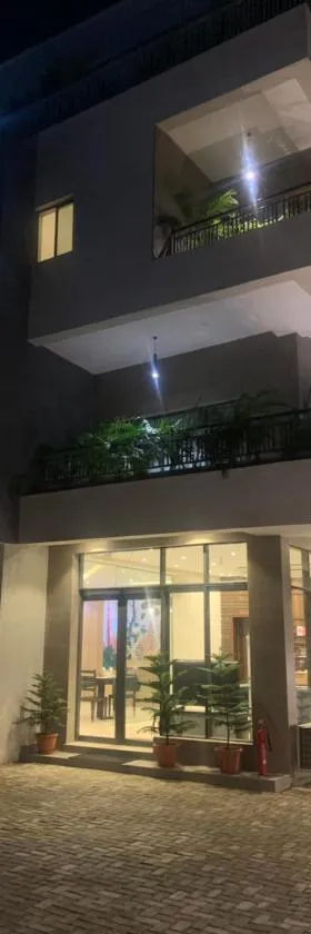 Greywood Hotel and Apartments，位于伊凯贾的酒店