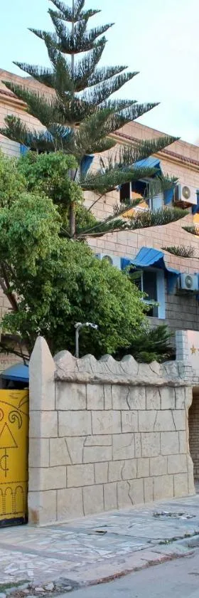 Hotel DONIA，位于勾芒普莱奇的酒店
