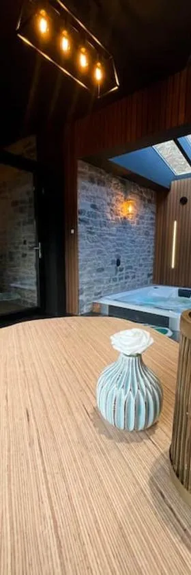 La Suite Spa privatif Le Revella，位于普罗丰德维耶的酒店