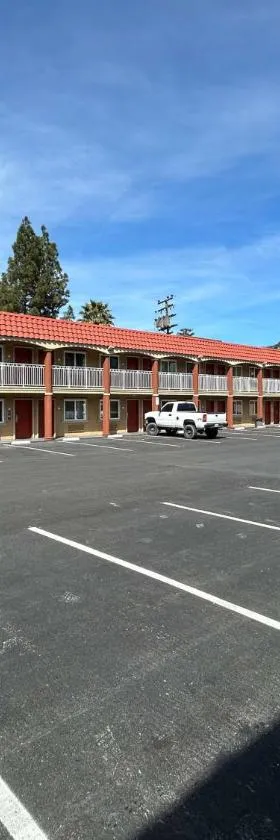 Motel 6 Martinez, CA，位于马丁内斯的酒店