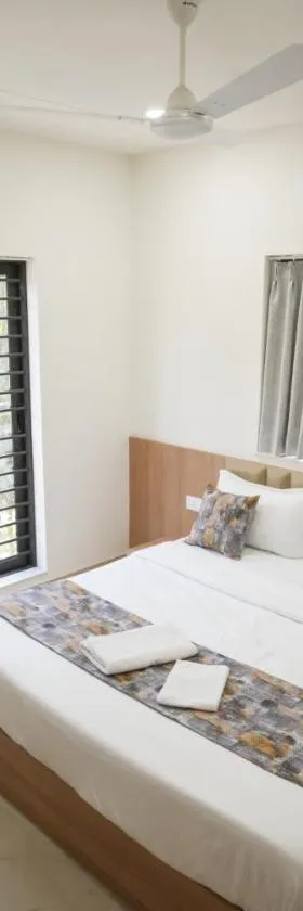 Maruti Grand Hotel，位于拉杰果德的酒店