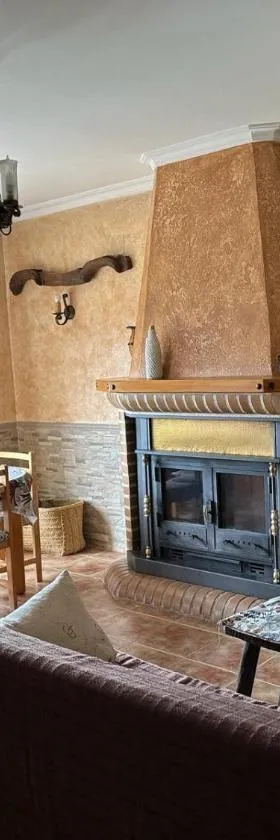 Casas Rurales Cerro Lobo，位于耶斯特的酒店