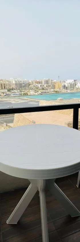 Room 1 Salina Seaview Retreat，位于纳克萨的酒店
