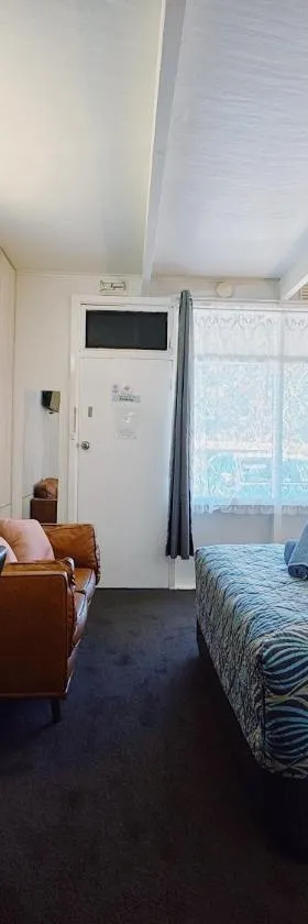 西摩汽车旅馆 ，位于西摩的酒店