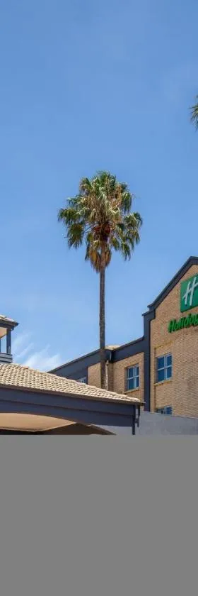Holiday Inn Johannesburg OR Tambo Airport Hotel by IHG，位于肯普顿帕克的酒店
