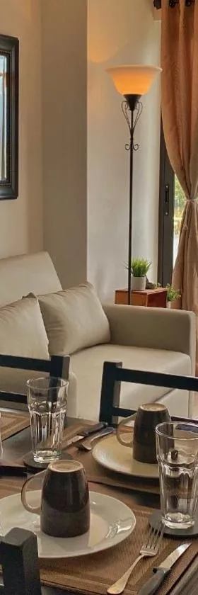 Luxury Apartment Airport with Pool zona 12 Guatemala，位于危地马拉的酒店