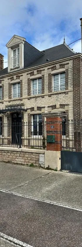Bel appartement / Troyes，位于Saint-Parres-aux-Tertres的酒店