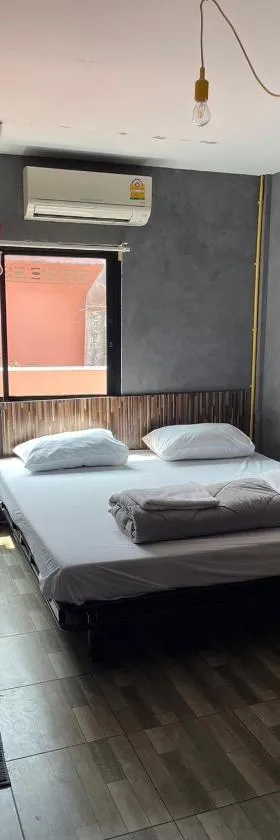 Brio Cafe and Hostel，位于Godown的酒店