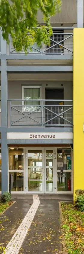 B&B HOTEL CALAIS Coquelles Tunnel sous La Manche，位于科凯勒的酒店