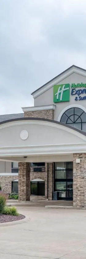 Holiday Inn Express & Suites Wadsworth by IHG，位于沃兹沃思的酒店