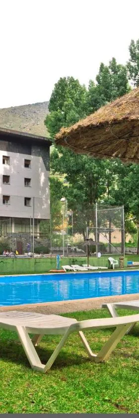 Hotel Snö Condes del Pallars，位于里亚尔普的酒店
