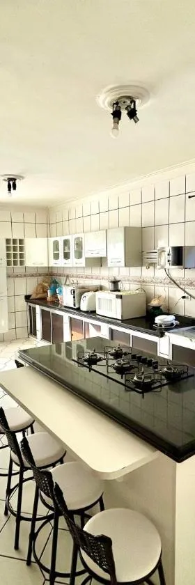 Casa em Limeira à 1,7km da Unicamp，位于里梅拉的酒店