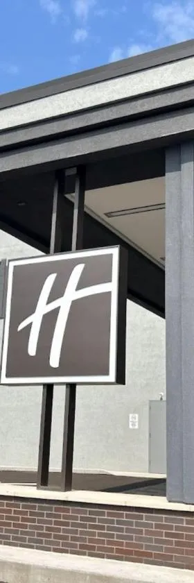 圣路易斯西南-66号公路假日酒店，位于圣路易斯的酒店