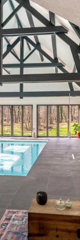 Somptueuse villa d'architecte，位于Rochefort-en-Yvelines的酒店