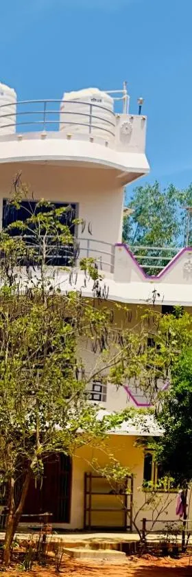 Lotus Garden Guest House，位于黎明之村的酒店