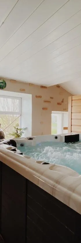 Domaine de Saint Florent - Piscine & Spa，位于Prisse-la-Charriere的酒店
