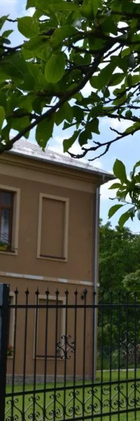 Pension Stará škola Vysoké Žibřidovice，位于Vysoké Žibřidovice的酒店