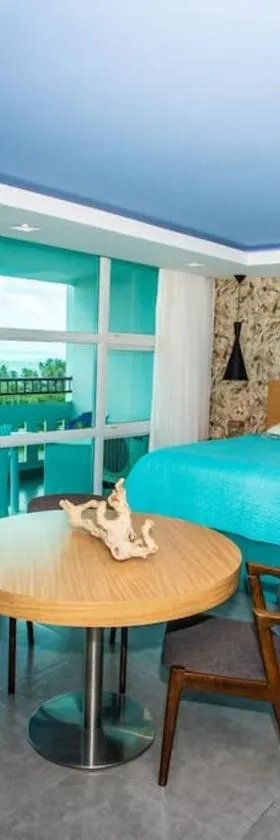 Enchanted 8 Jewel Luquillo Beachfront - Pool，位于卢基约的酒店