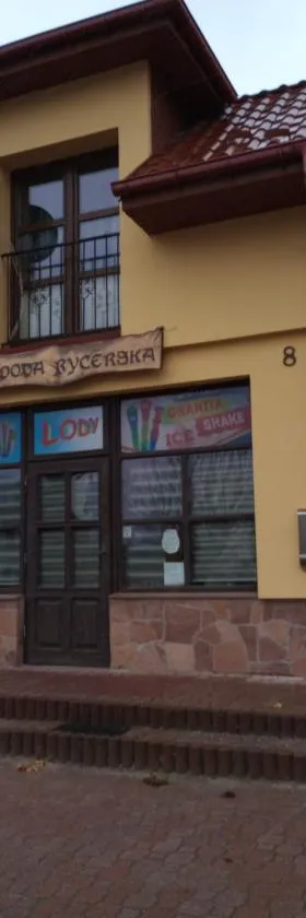 Maja，位于Szydłów的酒店