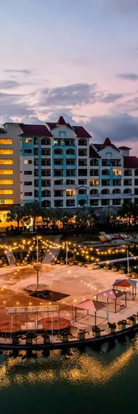 AnyLodge Waterfront Marina Island Pangkor，位于卢穆特的酒店