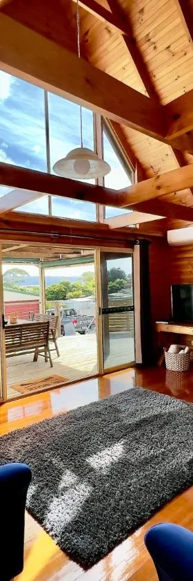 House with bay views - St Helens family escape，位于圣海伦斯的酒店