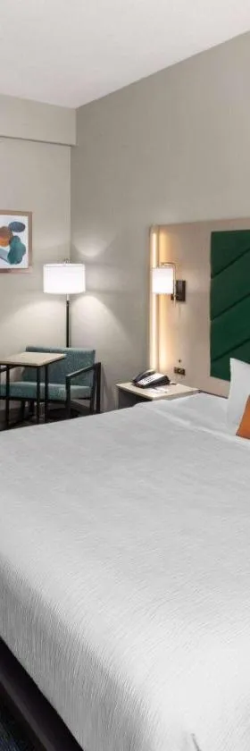 Wingate by Wyndham Sulphur Near Lake Charles，位于萨尔弗的酒店