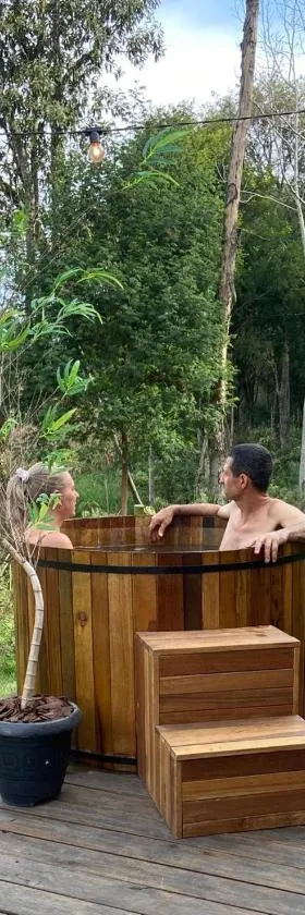 Cabana com Ofurô e Cinema a 6km do Centro，位于Ibicaré的酒店