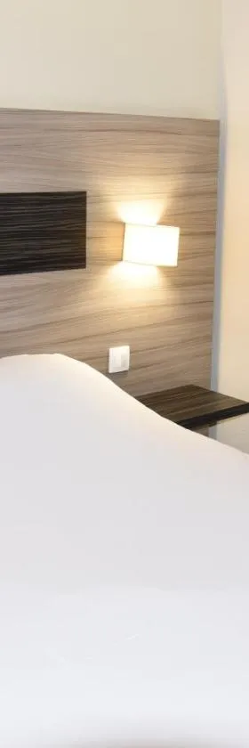 杜三角酒店，位于Talange的酒店
