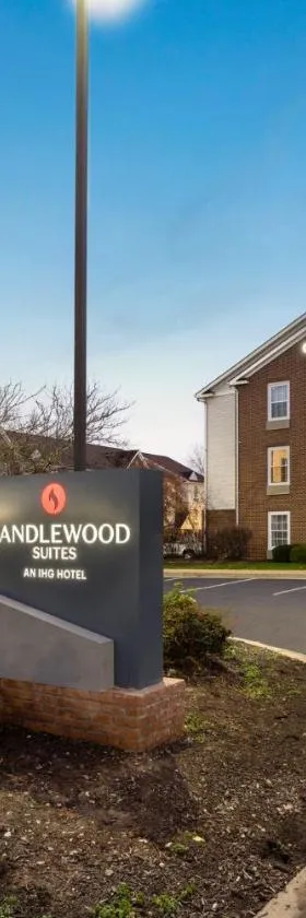 Candlewood Suites St Louis St Charles by IHG，位于圣查尔斯的酒店