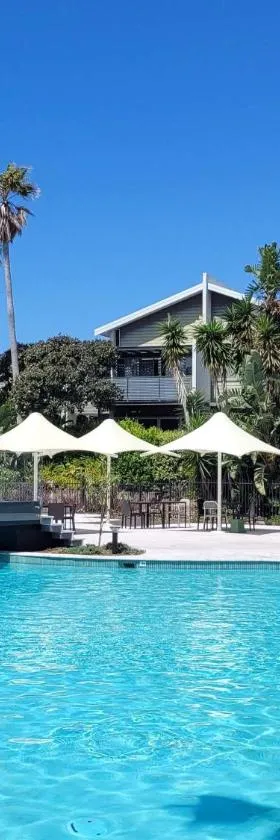 铂尔曼玛格特海滨度假村，位于安特兰斯的酒店